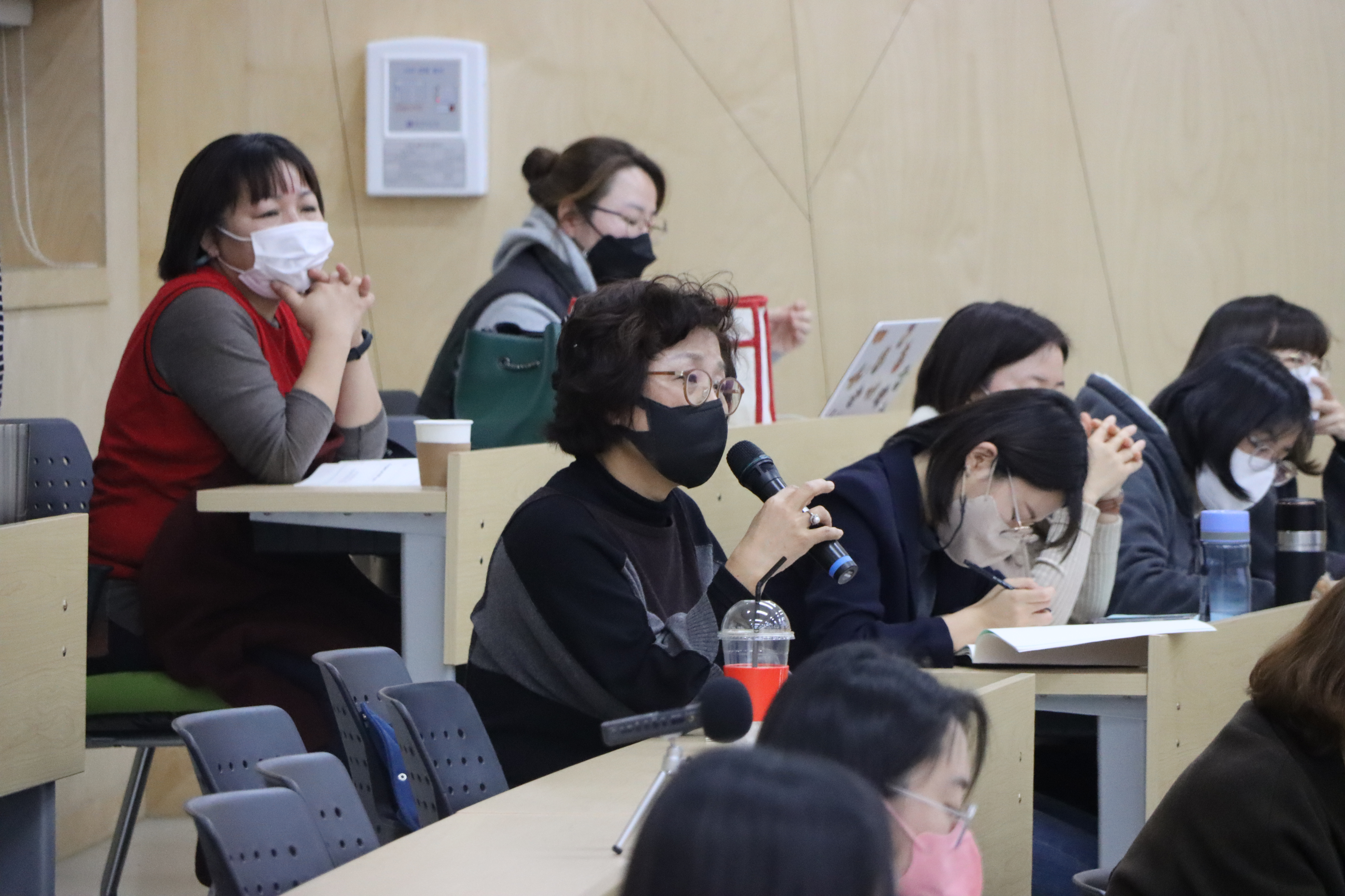 2022 정기학술포럼 "포스트-미투시대 전라북도 성평등 문화예술 생태계 만들기" 행사사진 2번째 첨부파일 이미지